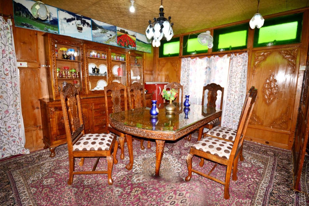 Hotel Heritage Shreen Houseboat Srīnagar Esterno foto