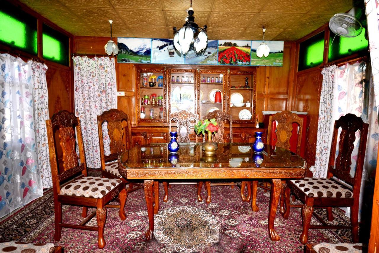Hotel Heritage Shreen Houseboat Srīnagar Esterno foto