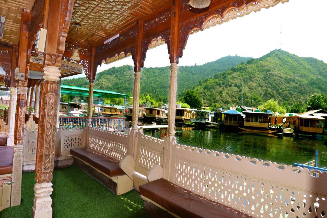 Hotel Heritage Shreen Houseboat Srīnagar Esterno foto