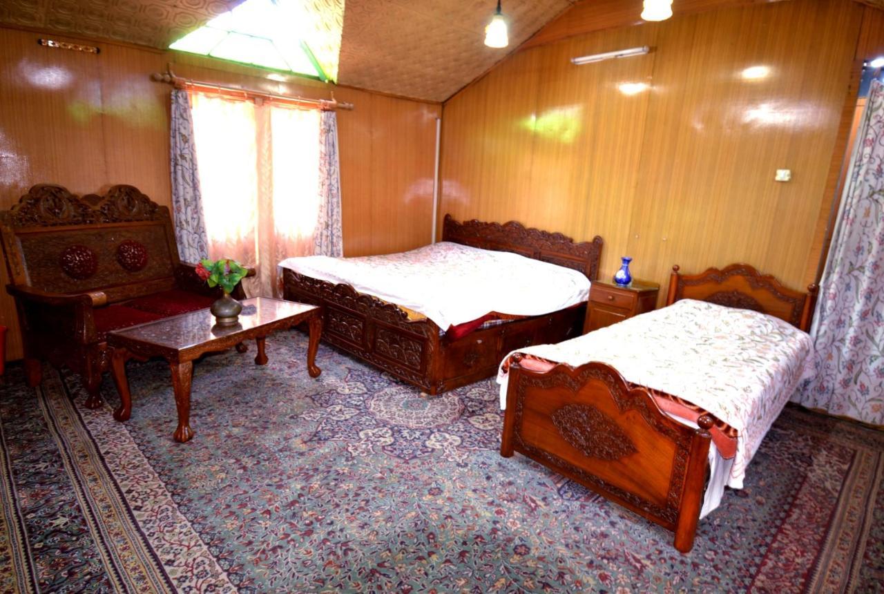 Hotel Heritage Shreen Houseboat Srīnagar Esterno foto