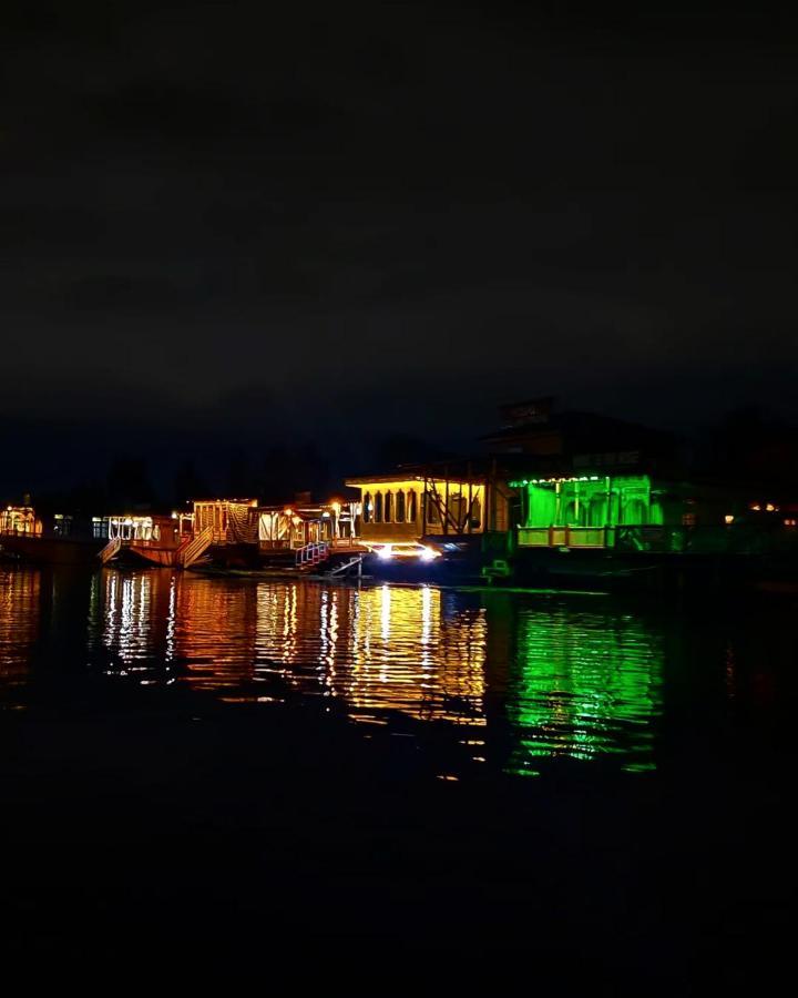 Heritage Shreen Houseboat Srīnagar Esterno foto