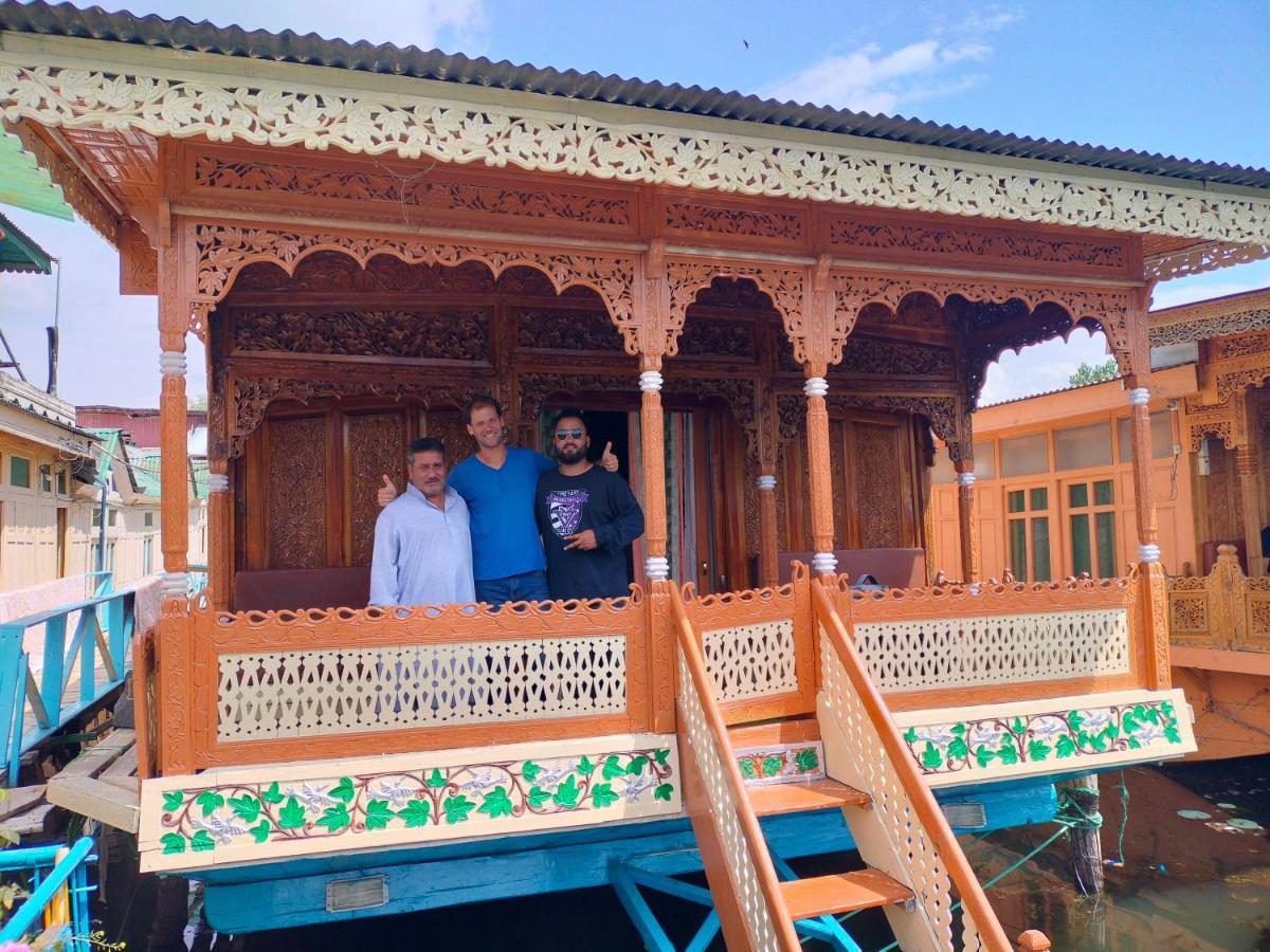 Hotel Heritage Shreen Houseboat Srīnagar Esterno foto