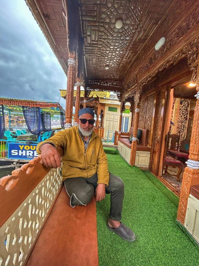Hotel Heritage Shreen Houseboat Srīnagar Esterno foto