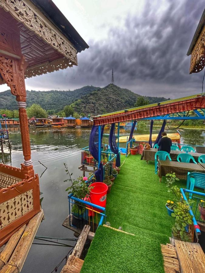 Hotel Heritage Shreen Houseboat Srīnagar Esterno foto